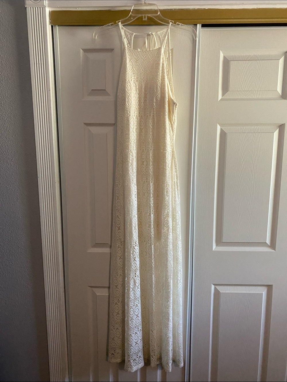 Bisou Bisou Women’s Cream lace size 14 Dress - Sleeveless halter Tie Back